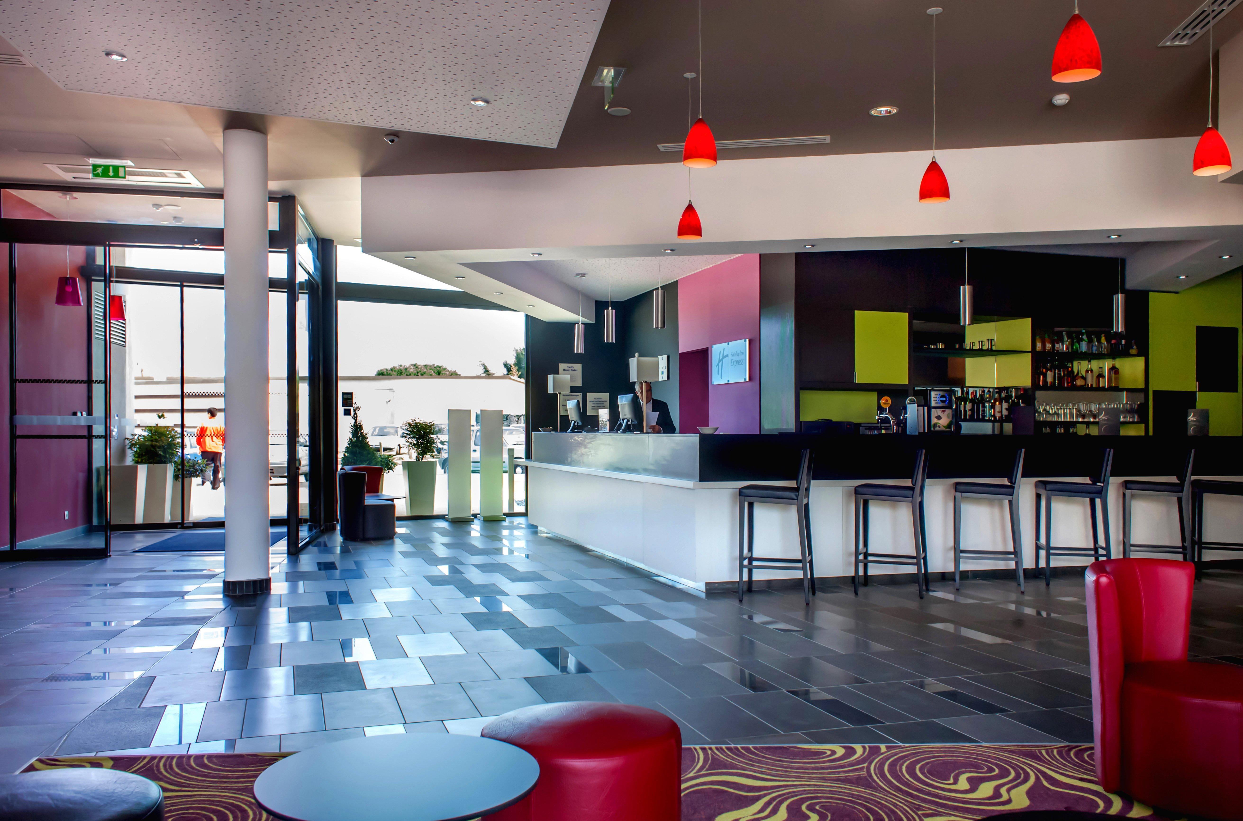 Holiday Inn Express Montpellier - Odysseum, An Ihg Hotel Zewnętrze zdjęcie